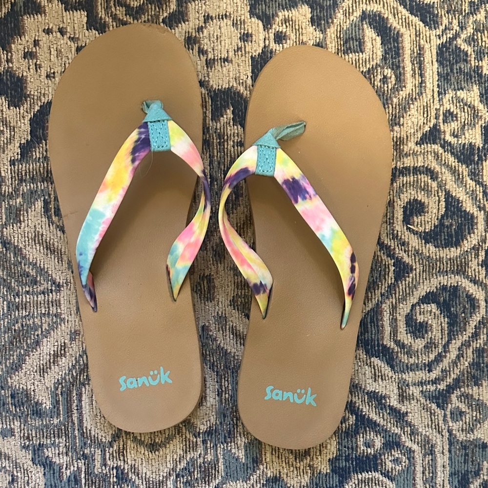 Sanuk Brown Flip-Flops with Multicolor Tie-Dye Straps